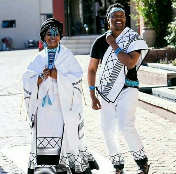 Stylish Modern Xhosa Umbhaco Cloth for Men  styles 2d