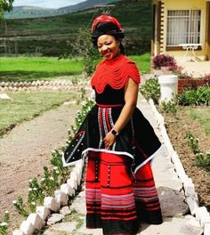 Beautiful modern Xhosa traditional outfit for Women – Latest African