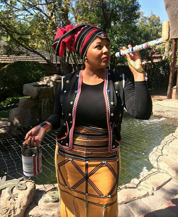 Beautiful Xhosa Umbhaco Traditional Wedding Attire Styles 2d